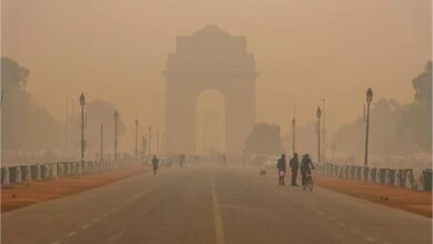 Photo of दिल्ली में GRAP-3 हटा और हवा फिर हुई खराब! AQI पहुंचा 400 पार