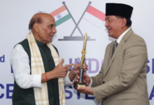 Photo of ब्रह्मोस मिसाइल डील:  राजनाथ ने इंडोनेशियाई रक्षा मंत्री को दी प्रतिकृति