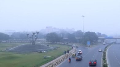 Photo of दिल्ली: जहरीली हवा से सांसों पर संकट… अभी राहत के आसार नहीं