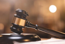 Photo of फर्जी पुलिस बनकर महिला से दुष्कर्म, नवी मुंबई कोर्ट का सख्त फैसला; आरोपी को 10 साल की कठोर कैद