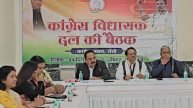 Photo of झारखंड में सियासी अटकलों के बीच कांग्रेस विधायकों ने मंत्रियों को सुनाई खरी-खोटी