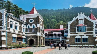 Photo of नैनीताल हाईकोर्ट ने पतंजलि के डायरेक्टर को दिया बड़ा झटका