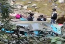 Photo of कैंची धाम के पास बड़ा सड़क हादसा, श्रद्धालुओं की कार खाई में गिरी