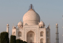 Photo of पर्यटकों के लिए खुशखबरी…मुख्य गुंबद से हटने लगी पाड़, पूरी भव्यता में नजर आएगा ताज