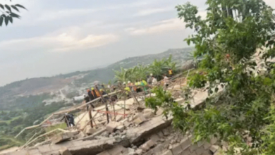 Photo of दक्षिण अफ्रीका में निर्माणाधीन हिंदू मंदिर गिरा, भारतीय मूल के व्यक्ति समेत 4 की मौत