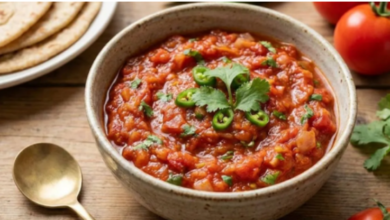 Photo of पूड़ी-पराठे का स्वाद हो जाएगा दोगुना, जब थाली में होगी चटपटी टमाटर-प्याज की चटनी