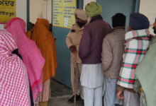 Photo of जिला परिषद-ब्लाक समिति चुनाव: गिद्दड़बाहा के गांव बबानियां और मधीर में मतदान जारी