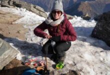 Photo of चमोली: स्पेन की जेमा अपनी पीठ पर ढो रहीं हिमालय का कचरा