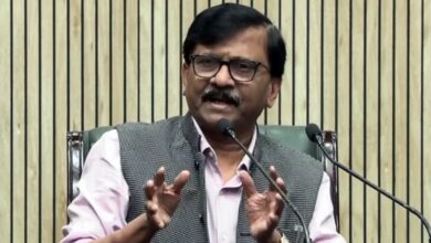 Photo of ‘आचार संहिता के बावजूद महायुति को पैसे बांटने की खुली छूट’; संजय राउत ने चुनाव आयोग पर लगाए आरोप