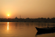 Photo of मकर संक्रांति पर क्या है स्नान का शुभ मुहूर्त? जानें इस पवित्र डुबकी का महत्व