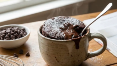 Photo of मीठा खाने का है मन? बिना मैदा और चीनी के 10 मिनट में तैयार करें टेस्टी चॉकलेट मग केक