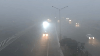 Photo of दिल्ली में गलन वाली ठंड!: गुरुग्राम पर घने कोहरे का कहर, विजिबिलिटी बेहद कम