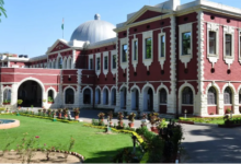 Photo of झारखंड सरकार को हाईकोर्ट से झटका, रिटायर्ड कर्मचारी की पेंशन कटौती का आदेश रद; जल्द भुगतान के निर्देश