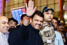Photo of मुंबई का मेयर कौन? महायुति में सस्पेंस जारी, शिंदे के साथ बातचीत के बीच दावोस पहुंचे CM फडणवीस