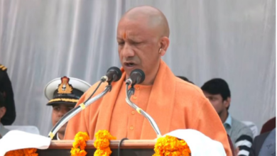 Photo of सुभाष चंद्र बोस जयंती: सीएम योगी ने पुष्पार्पित कर किया नमन, बोले- देश के लिए नेता जी का योगदान अविस्मरणीय