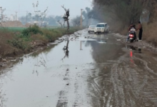 Photo of बरनाला-धुरी लिंक रोड की खस्ता हालत पर लोगों में रोष, वाहन चालकों को हो रही परेशानी