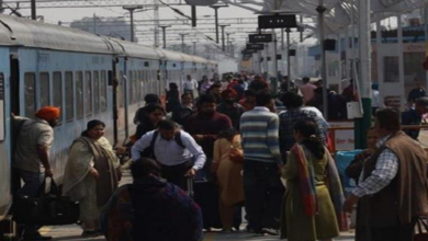 Photo of ट्रेनों की लेटलतीफी से हाहाकार, त्योहार से पहले यात्रियों की बढ़ी मुसीबत