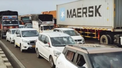 Photo of मुंबई-पुणे एक्सप्रेसवे पर फंसे लोगों को मिलेगा टोल-रिफंड