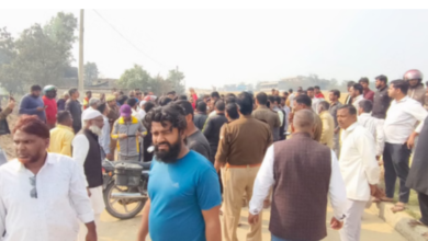 Photo of टूरिस्ट बस की चपेट में आने से मजदूर की मौत, ग्रामीणों ने लगाया जाम