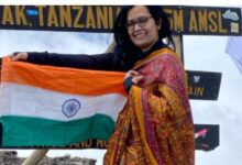 Photo of इंदौर की बेटी आंकाक्षा ने 19 हजार फीट ऊंची किलिमंजारों चोटी पर की चढ़ाई