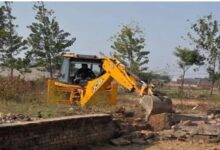 Photo of अवैध कॉलोनी पर चला बीडीए का बुलडोजर
