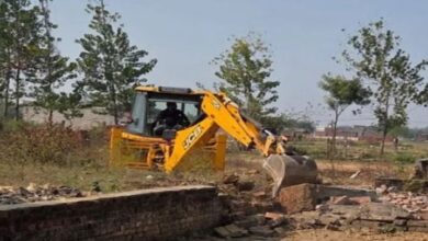 Photo of अवैध कॉलोनी पर चला बीडीए का बुलडोजर