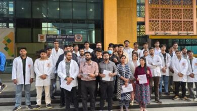 Photo of जूनियर डॉक्टर्स आर-पार के मूड में, स्टाइपेंड-बीमा को लेकर 15 दिन का अल्टीमेटम