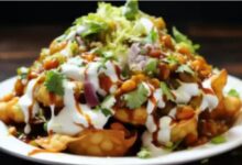 Photo of घर पर मिनटों में बनाएं स्ट्रीट स्टाइल दही समोसा चाट