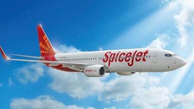 Photo of स्पाइसजेट के विमान का इंजन हवा में हुआ फेल, लेह जा रहे 150 यात्रियों की अटकी सांसें!