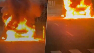 Photo of चलती सीएनजी टैक्सी में लगी भीषण आग, मिनटों में कार जलकर राख