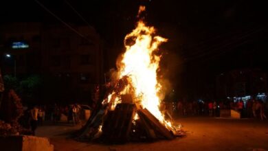 Photo of होलाष्टक, होलिका दहन, धुलेंडी और रंगपंचमी पर क्यों वर्जित है चौराहों को लांघना?