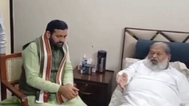 Photo of  अंबाला में CM नायब सिंह सैनी ने मंत्री अनिल विज के घर जाकर जाना हालचाल