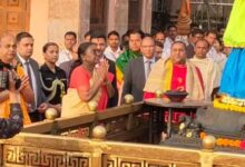 Photo of राष्ट्रपति द्रौपदी मुर्मु ने पुरी के श्वेतगंगा पुष्करणी में किया पिंडदान