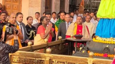 Photo of राष्ट्रपति द्रौपदी मुर्मु ने पुरी के श्वेतगंगा पुष्करणी में किया पिंडदान