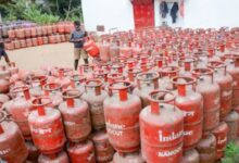 Photo of गैस संकट के बीच कमर्शियल सिलैंडरों की सप्लाई को लेकर राहत भरी खबर