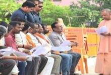 Photo of ‘घबराइए मत, बच्चे के इलाज में बाधा नहीं आने देंगे’: मां की गुहार पर भावुक हुए सीएम योगी