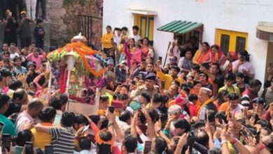 Photo of ओंकारेश्वर मंदिर से धाम के लिए रवाना हुई बाबा केदार की उत्सव डोली