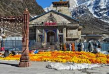 Photo of फूलों से सजने लगा बाबा केदार का धाम, आज गौरीकुंड पहुंचेगी उत्सव डोली
