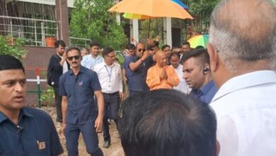Photo of देहरादून: अपने पैतृक गांव में क्या बोले यूपी के सीएम योगी