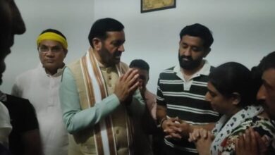 Photo of सीएम सैनी ने पीड़ित परिवारों से की मुलाकात, बोले- जानहानि की भरपाई नामुमकिन