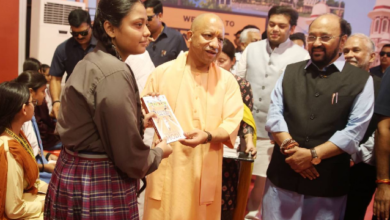 Photo of लखनऊ विश्वविद्यालय में पुस्तक महोत्सव, सीएम योगी छात्रों से बोले- पाठ्यक्रम के साथ अच्छी किताबें खरीदें