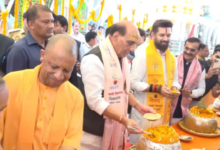 Photo of काशी विश्वनाथ धाम में विशेष पूजा: सीएम योगी, रक्षामंत्री ने काटा केक