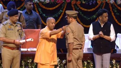 Photo of सीएम योगी ने पुलिसकर्मियों का किया सम्मान, 87 इंटरसेप्टर वाहनों का किया फ्लैग ऑफ