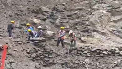 Photo of केदारनाथ पैदल मार्ग बंद: चीरबासा में मलबा-पत्थर आने से रास्ता हुआ अवरुद्ध